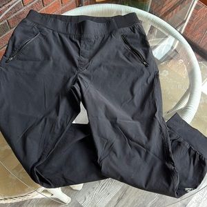 First Ascent cropped hiking pants